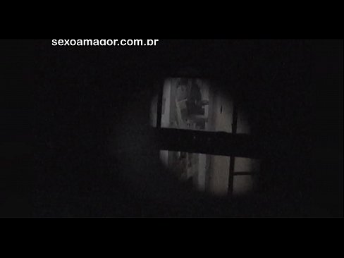 ❤️ Lourinho é filmado secretamente por um voyeur de bairro escondido atrás de tijolos ocos ️❌ Sexo vídeo em nós pt.pornhdvideos.ru ️❤